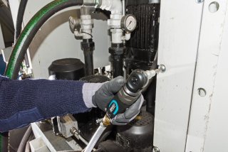 HAZET Schlag-Ratschenschrauber 9021SR-1 ∙ 3/8 Zoll (10 mm) Vierkant massiv ∙ Länge: 158 mm ∙ Hochleistungs-Doppelhammer-Schlagwe Bild 10
