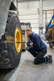 HAZET Akku Schlagschrauber 9513-2100 ∙ Lösemoment maximal [Nm]: 2100 Nm ∙ 3/4 Zoll (20 mm) Vierkant massiv ∙ L x B x H: 209 mm x Bild 9