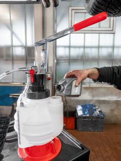 VIGOR Öl-Einfüllgerät ∙ mit Adapter Satz ∙ V4385N ∙ 21-teilig ∙ Anzahl Werkzeuge: 21 Bild 9