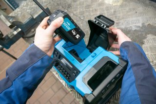 HAZET DAB Radio ∙ Bluetooth ∙ Hybrid 18 und 230 Volt 9580-10 ∙ L x B x H: 369 mm x 212 mm x 201 mm Bild 12