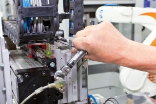 HAZET Drehmomentschlüssel 6281-2CT ∙ Drehmomentbereich min-max: 5 – 13 Nm ∙ Genauigkeit: 4% ∙ 9 x 12 mm Einsteck-Vierkant hohl ∙