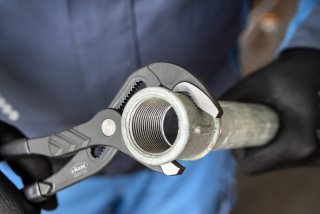 VIGOR Universalzange ∙ mit Druckknopf ∙ V6504-250 ∙ Länge: 250 mm