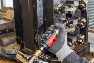 VIGOR Luftratsche ∙ V6554 ∙ 3/8 Zoll (10 mm) Vierkant massiv ∙ 236 mm