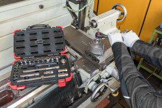 VIGOR Steckschlüssel Satz ∙ V2460N ∙ 1/2 Zoll (12,5 mm) Vierkant hohl ∙ Außen Sechskant Profil ∙ 25-teilig ∙ 10 – 32 ∙ Anzahl We