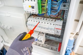 HAZET Elektriker-Schraubendreher ∙ schutzisoliert 811KV-25 ∙ Schlitz Profil ∙ SW 0,4 x 2,5 mm
