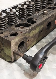 VIGOR Spiralnutenausdreher-Einsatz ∙ V2402 ∙ 1/2 Zoll (12,5 mm) Vierkant hohl ∙ Außen Schraubenausdreher Profil ∙ SW 11 mm