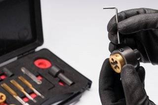 VIGOR Gewindeschneid Satz ∙ für Radschrauben und Radmuttern ∙ V7181 ∙ 13-teilig ∙ Anzahl Werkzeuge: 13